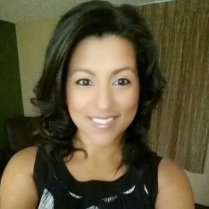 Meet your Posher, Yaneth